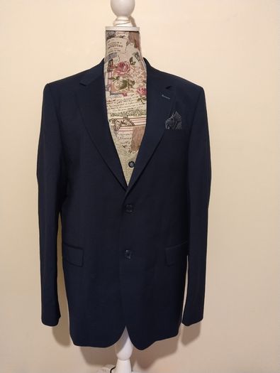 Benetti 3 Piece Tailored Navy Blue wool blend Suit