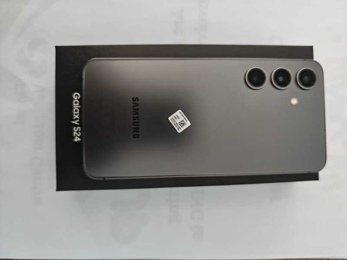 Samsung Galaxy S24 (Unlocked)