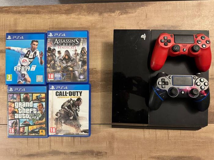 PS4 + 2 controllers + 6 games