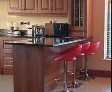 3 Kitchen bar stools
