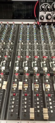 Allen and Heath GS3000 Mixing desk no offers