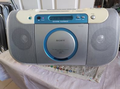 Sony CD Radio Cassette-corder Model CFD-E100L, in very good condition