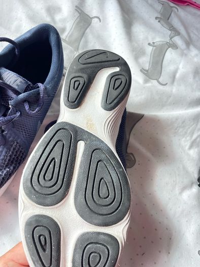 Girls Navy Nike runners - as new