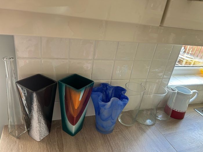 9 Vases