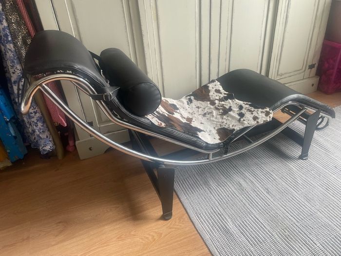 LC4 Le Corbusier Chaise Longue