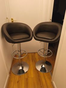 Kitchen high stools