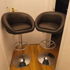 Kitchen high stools