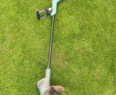 Bosch electric strimmer