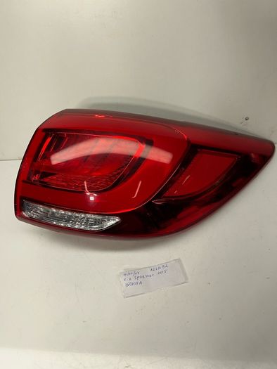 2015 Kia Sportage Offside Drivers Rear Outer Body Tail Light 92402 3w610 A2l16b2