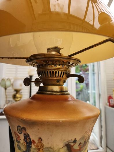 Two fabulous working oil lamps