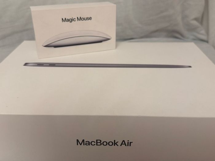 MacBook Air M1 13.3 with Magic Mouse boxed