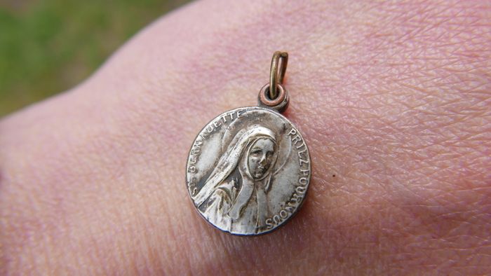 Vintage St Bernadette Sliding Medal with Tissue Relic--Vintage/Antique Round Reliquary/Theca Necklace Pendant--Lourdes Soubirous Saint Catholic