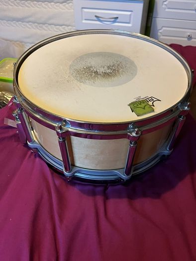 Pearl Free Floater Maple 14" x 6.5" snare drum