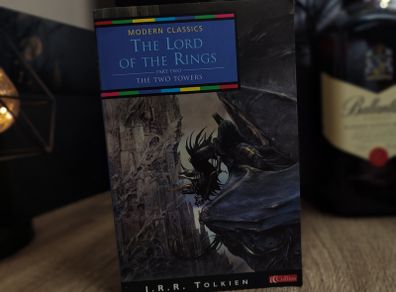 The Lord of The Rings ! The Two Towers ! by J.R.R Tolkien ! Modern Classics Edition ! 2001 ! by HarperCollins !