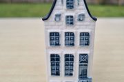 Collector's house from the KLM Delft Blue No9 series