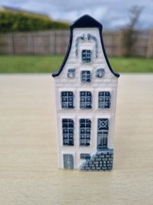 Collector's house from the KLM Delft Blue No9 series