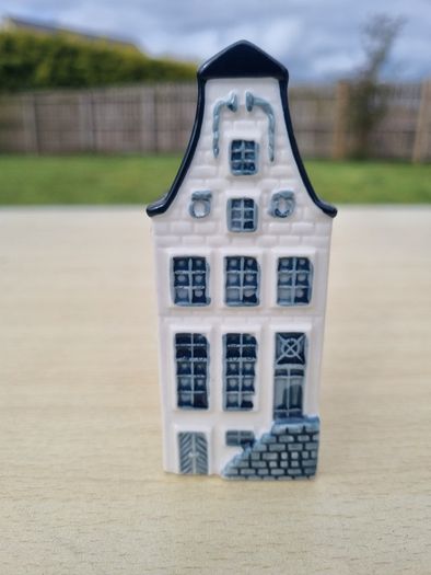 Collector's house from the KLM Delft Blue No9 series
