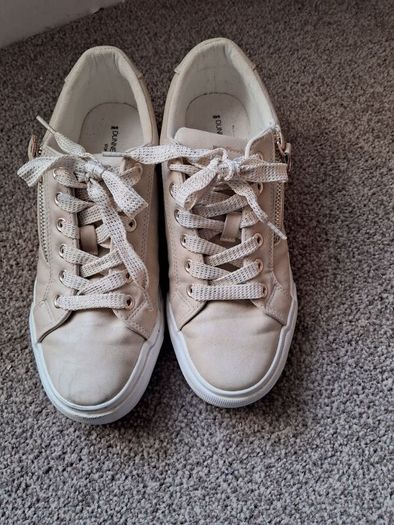 Shoes size 39