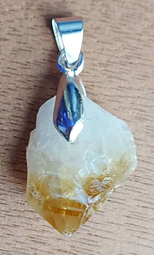 18 ct Citrine Crystal on 925 Silver pinch-bail