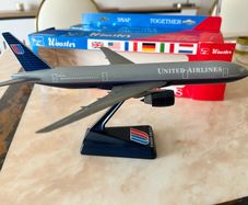 Wooster 777-200 United Airlines Battleship grey