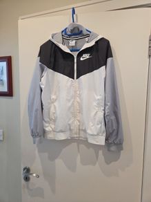 Nike windrunner jacket mens small or teenager 14-16 approx