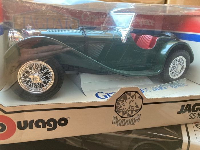 Jaguar SS100 Scale 1/18 New Burago