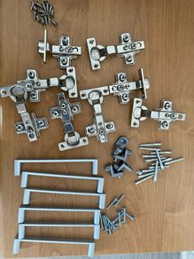 Cupboard hinges x 8 & handles