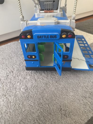 Fortnite Battle Bus