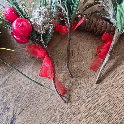 4 Christmas picks