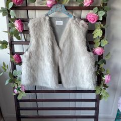 gilet grey fake fur front cropped gilet size X-Large savida