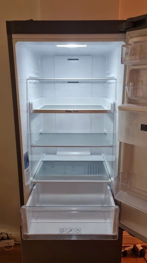 [Used] Samsung Fridge/Freezer in great condition