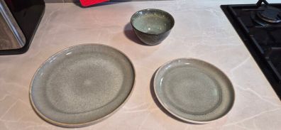 Heritage Dinner and side plate set