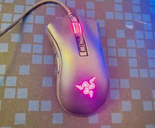 Razor DeathAdder v2 gaming mouse