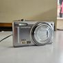 Olympus D-720 digital camera Image 2
