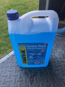 Free Rain-X Screen Wash with Rain Repellent (5L)