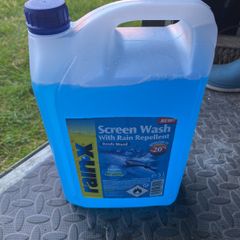 Free Rain-X Screen Wash with Rain Repellent (5L)