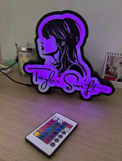 Taylor Swift Lightbox