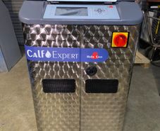 Holm & Laue Calf Feeder