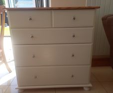 chest of drawers