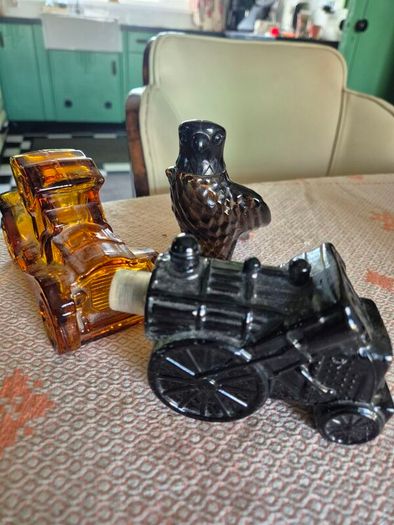 3 Vintage Mid Century Avon men's aftershave bottles x3