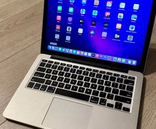 Apple MacBook Pro 13 (Early 2015)