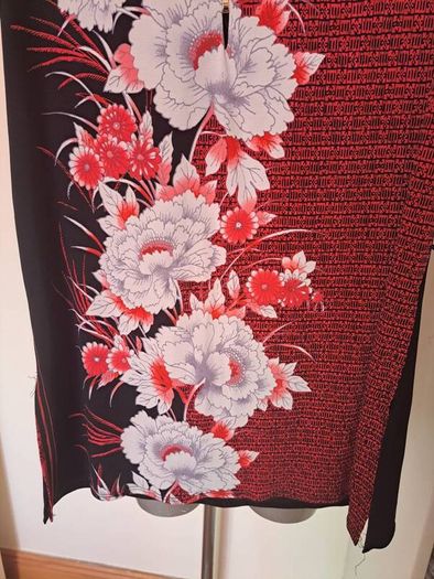 Brand new Wallis floral elastic longer line top size UK 14 EU42 Postage included