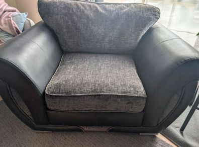 Armchair love seat