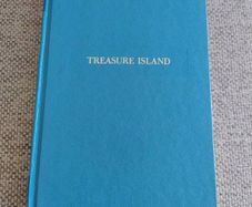 Treasure Island Best Loved Classics 1963 hardback by Robert Louis Stevenson in very good condition see photos FREE STANDARD POSTAGE INCLUDED