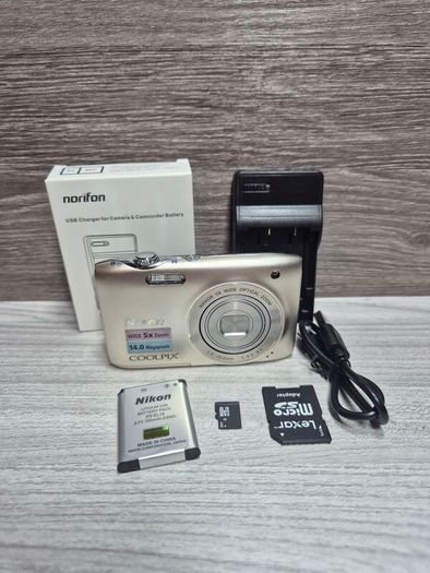 Nikon S3100 Digital Compact Camera Working w/ Nikkor 5x Wide Optical Zoom Lens