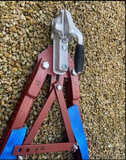 New   Heavy duty   recovery towing a frame 220 each