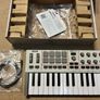 Akai MPK Mini MK4 (Grey) Image 8