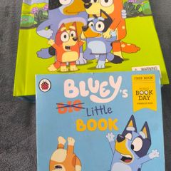 Bluey Busy Book Play Set with 10 Figurines