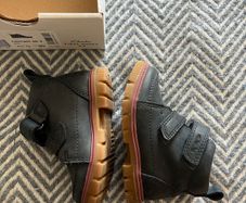 girls' shoes, size 20 Clarks