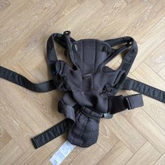 BabyBjrn Baby Carrier One Air  Dark Grey / Mesh